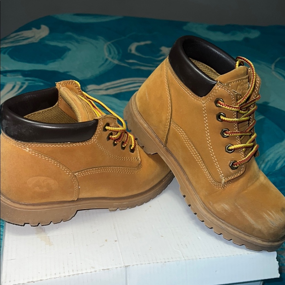 Tan Leather Ankle Boots with Black Collar